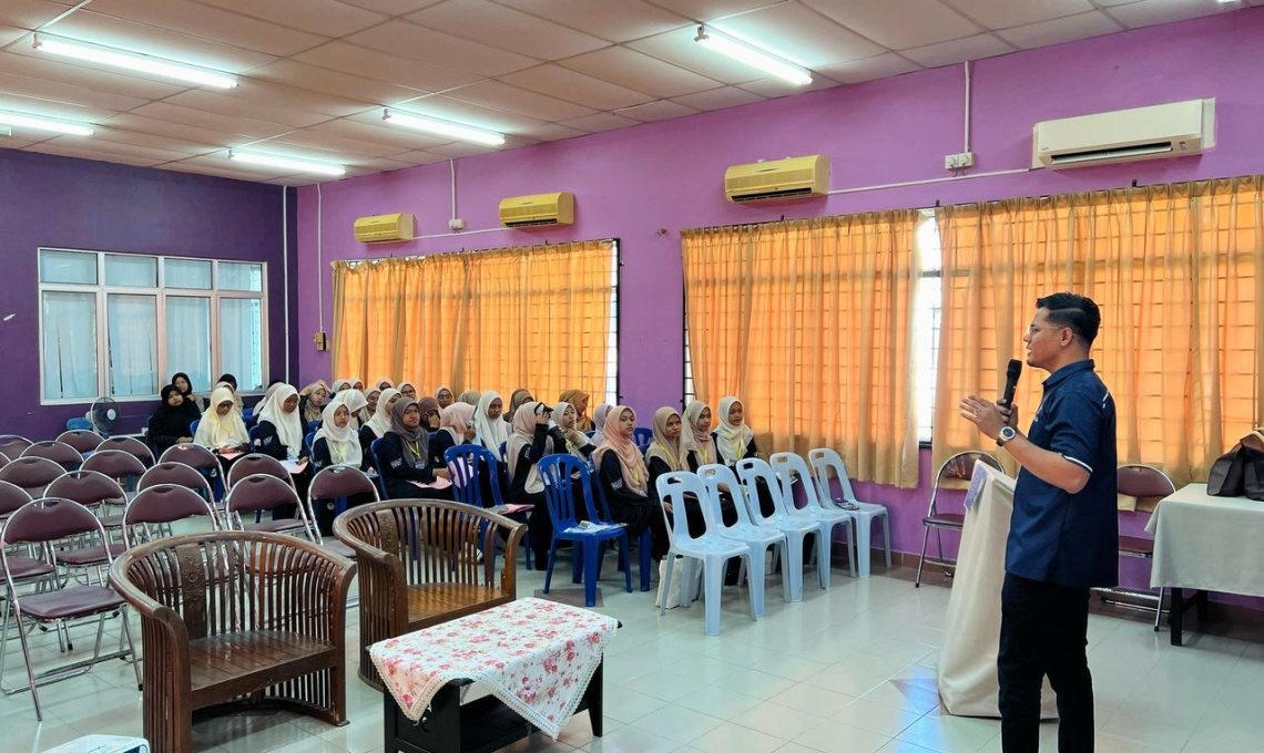 Jabatan Pengambilan Pelajar KTD Sertai Program i-JDK di Pekan Pahang